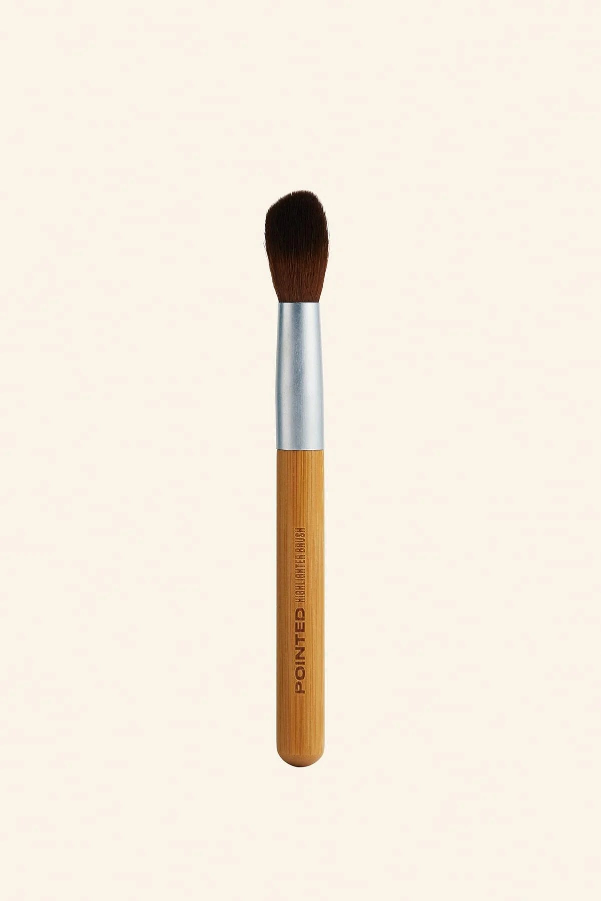 The Body Shop Bamboo Highlighter Brush - Chivela