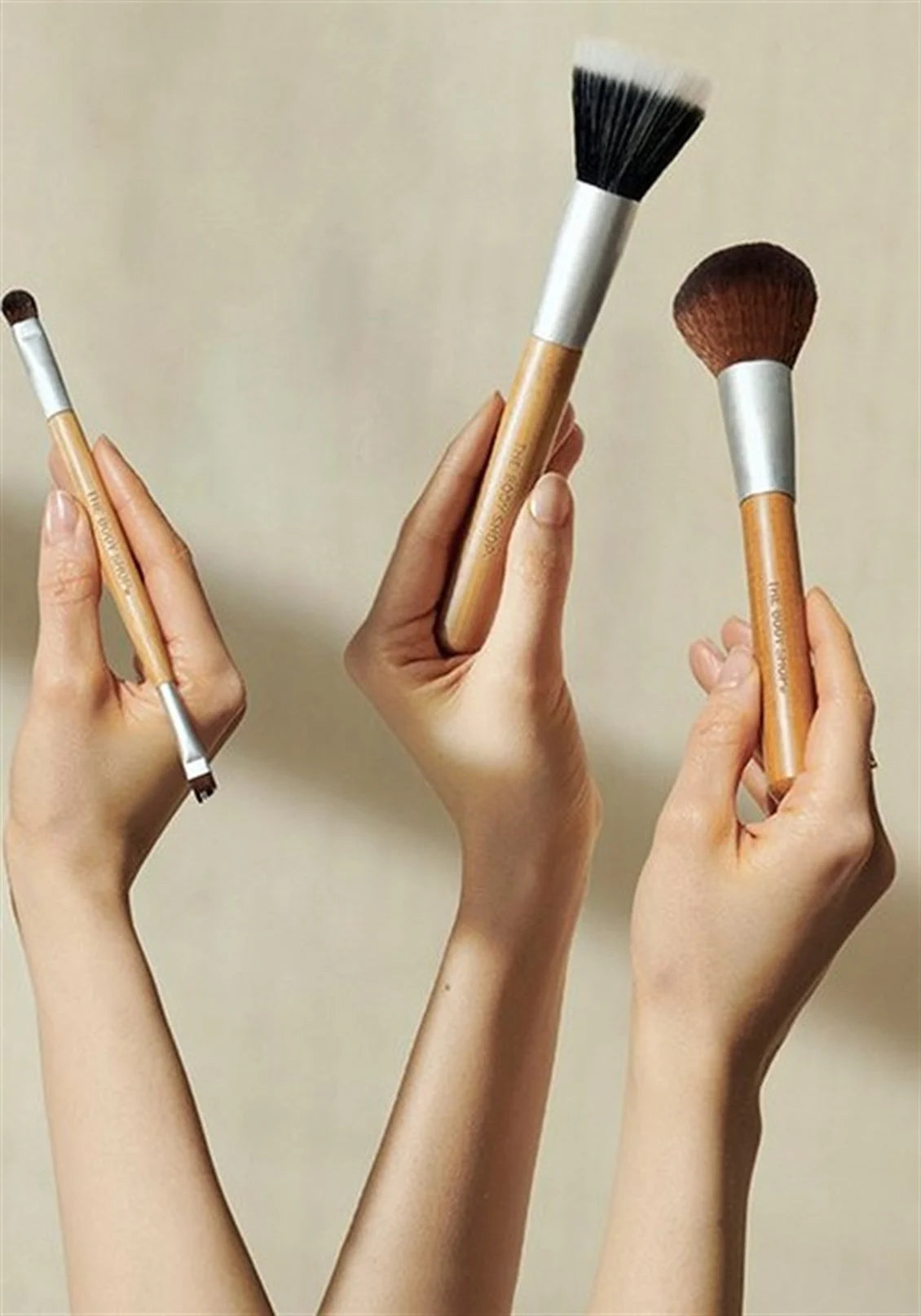 The Body Shop Bamboo Double Ended Eyeshadow Brush - Chivela