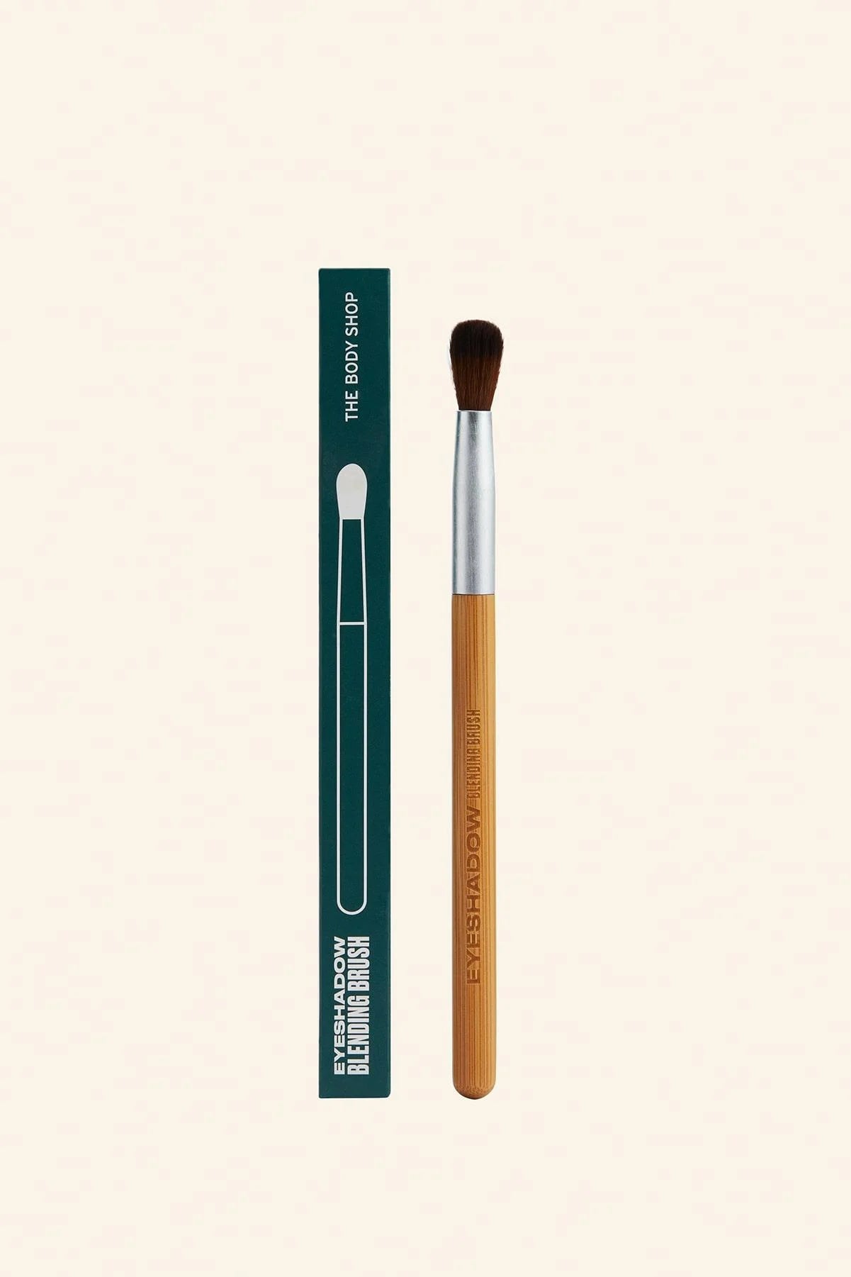 The Body Shop Bamboo Eyeshadow Brush - Chivela