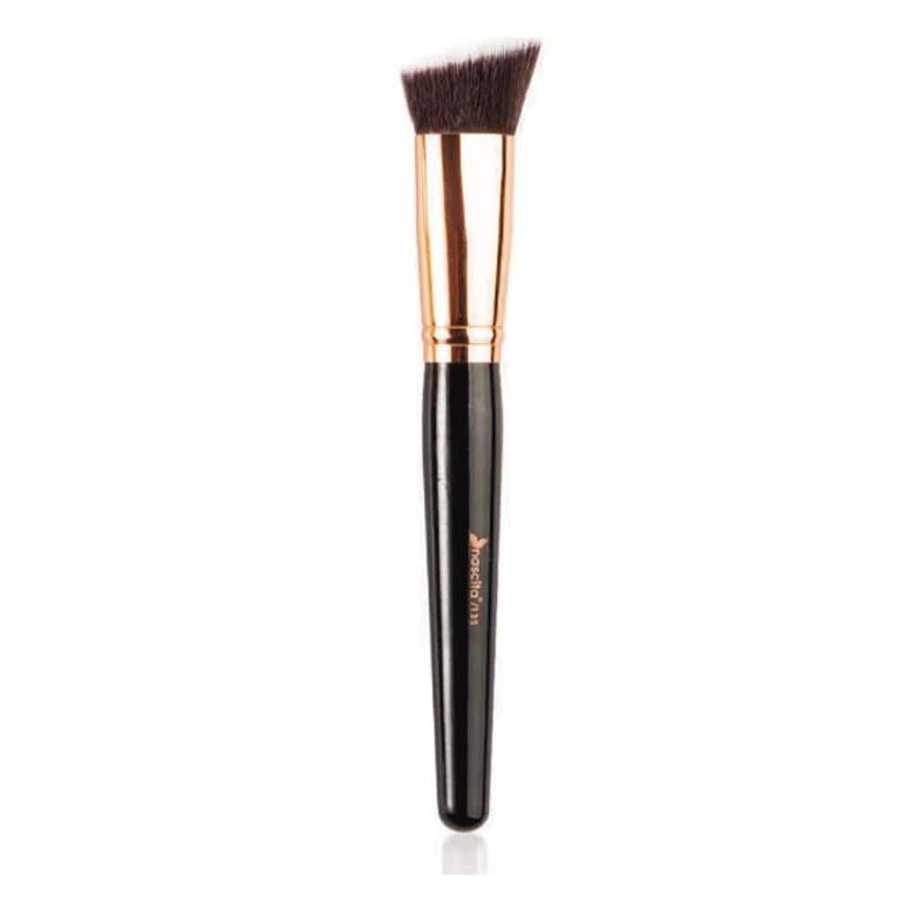 Nascita Angled Kabuki Foundation Brush 135 8680742409945